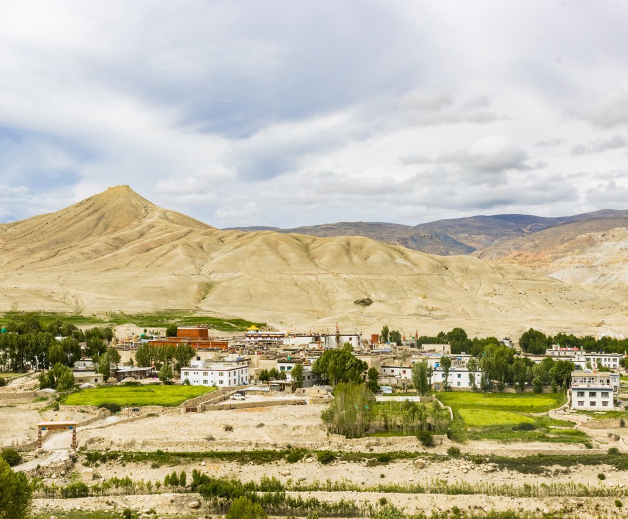 Upper  Mustang